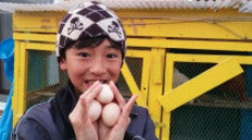 紀田直哉が卵を持っている画像