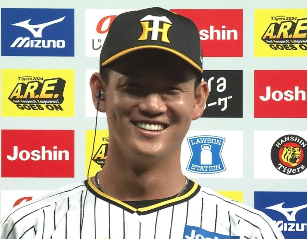 及川雅貴の笑顔ヒーローインタビュー画像
